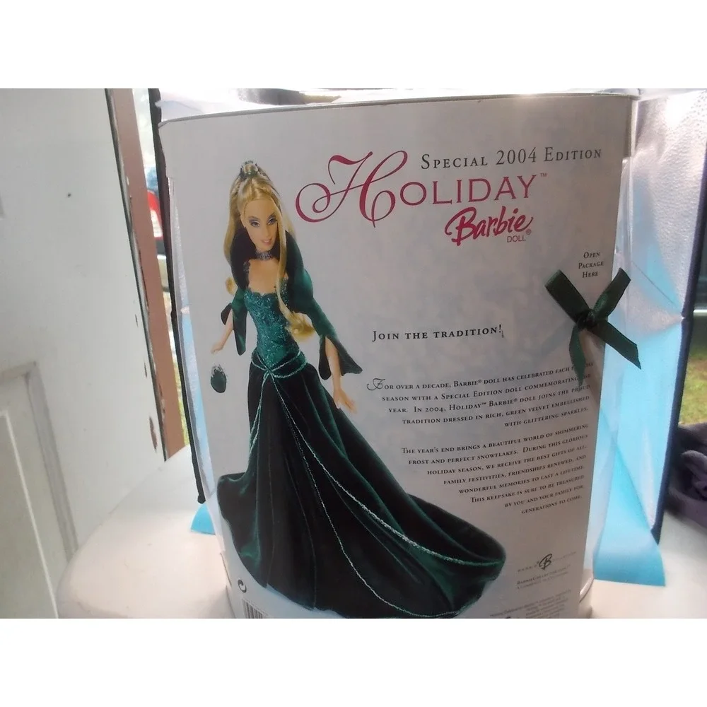 Mattel 2004 Holiday Barbie Special Edition Green Velvet Gown B0002621-9993